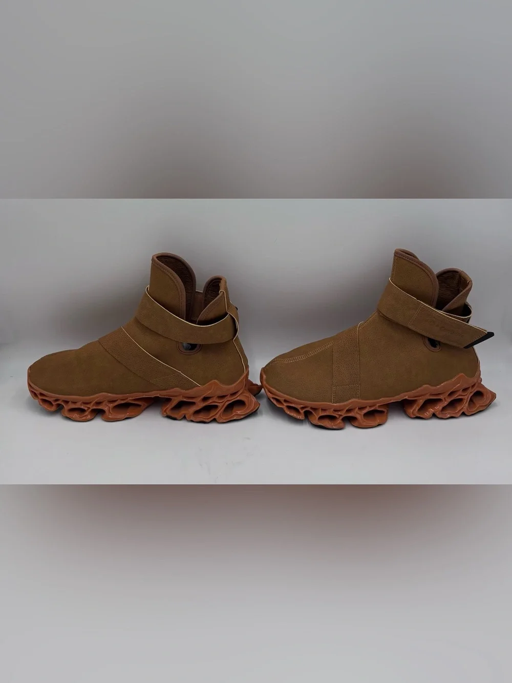 NWOT! COMANIER DESING! THE ORIG! FURY THE KING, BROWN/ORANGE! SZ 46/ US 12.5